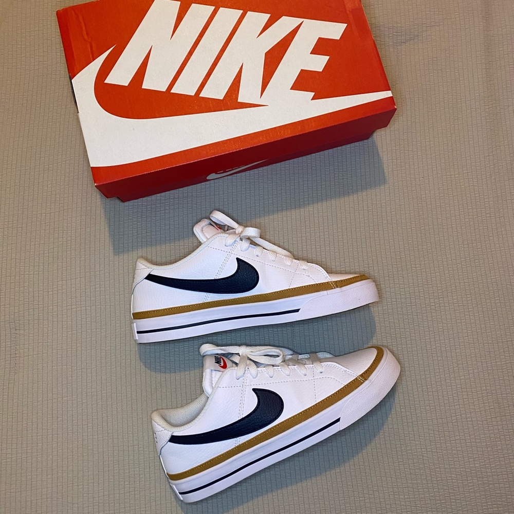 Women’s Nike Court Legacy Shoes
